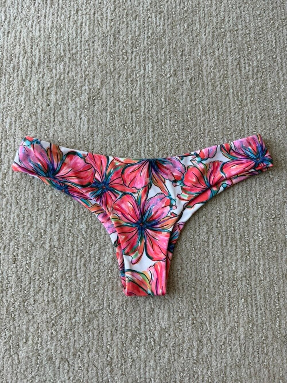 Kulani Kinis Bottom